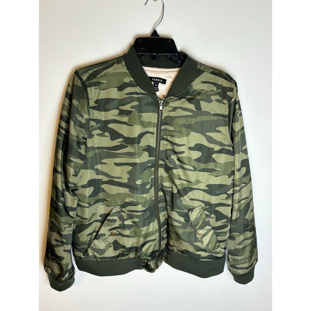 Torrid Size 00 Womens Medium Zip Front Jacket Green Camouflage Cropped LS